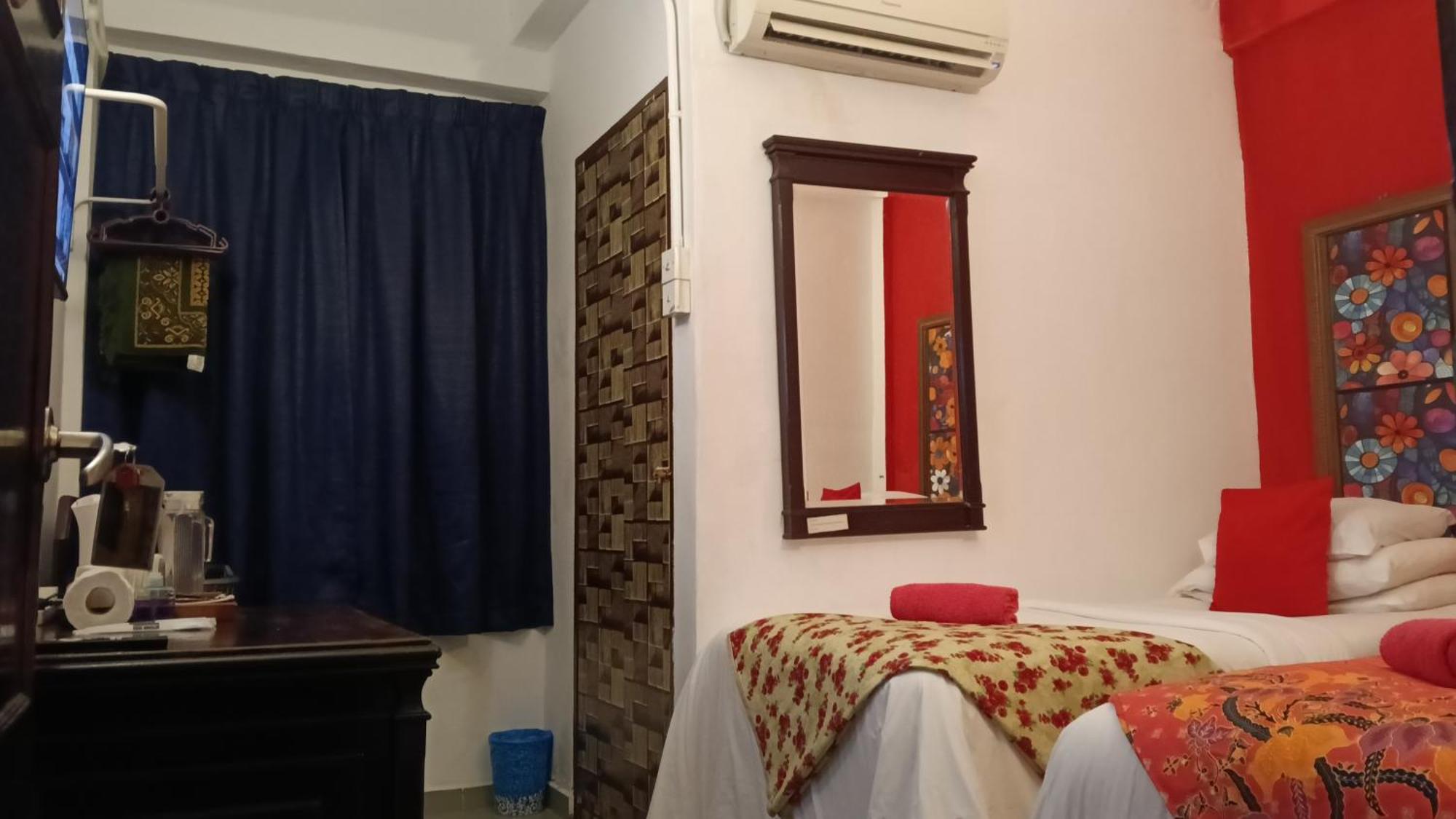 Forest Paradise Inn Teluk Bahang Private Malay Traditional House Concept Hotel By Wan Стая снимка
